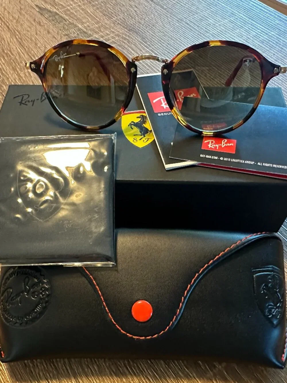 Ray Ban FERRARI Collection SCUDERIA RB2447MF